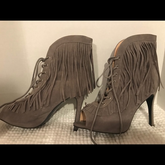 Gray lace up open toe booties - Picture 4 of 6
